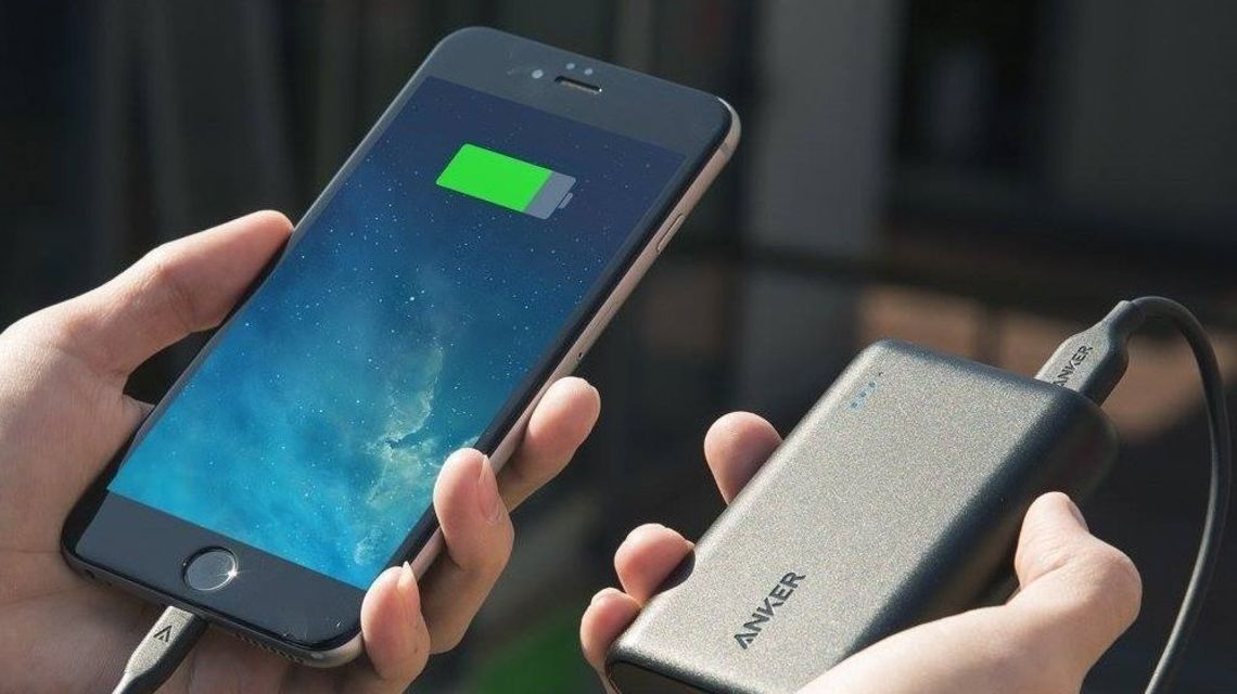 海外旅行　絶対　準備　良いもの　モバイルバッテリー