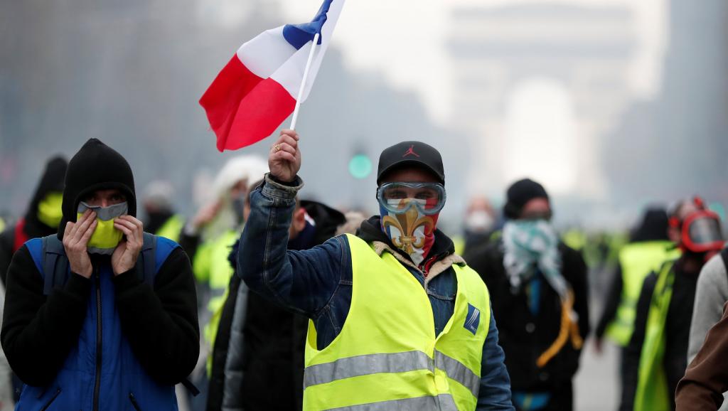 フランス　パリ　デモ　暴動