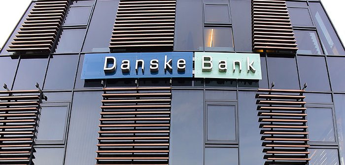 ドイツ銀行　ダンスケ銀行　マネロン