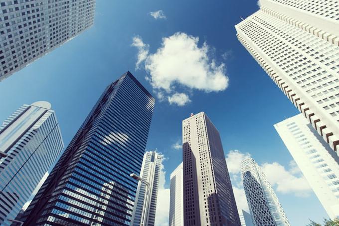 2018年　日本　上場企業　決算　4.6％　利益減