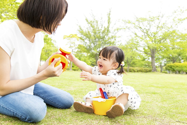 子連れ出勤　日本