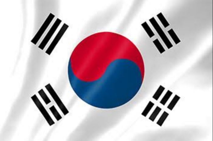 韓国　2200万人以上　年20%以上　高金利　借金