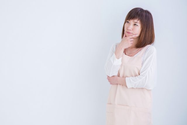 無職　専業主婦　年金半額　検討