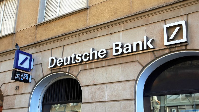 ドイツ銀行　最大2万人　人員削減　