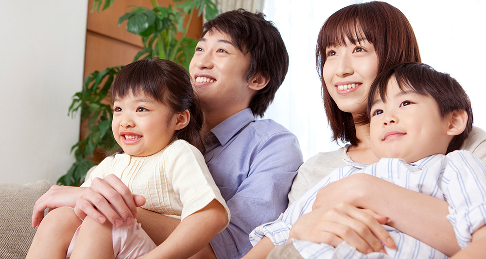 日本　夫婦と子の家族　３割弱　2040年　単身世帯　構成比　約4割